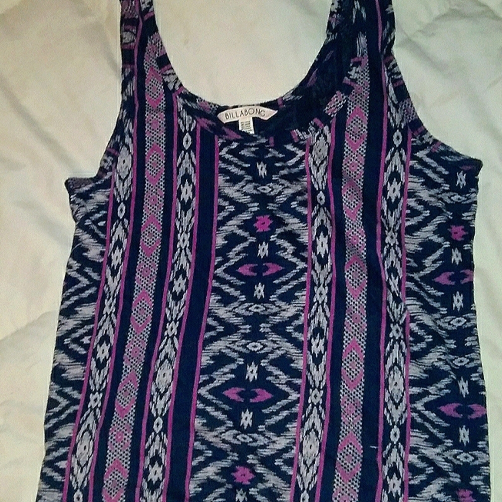 BILLABONG S/P navy blue colored, crop top with aztec design